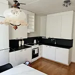 דירה Ilona Apartment, Escape 2 קוטקה