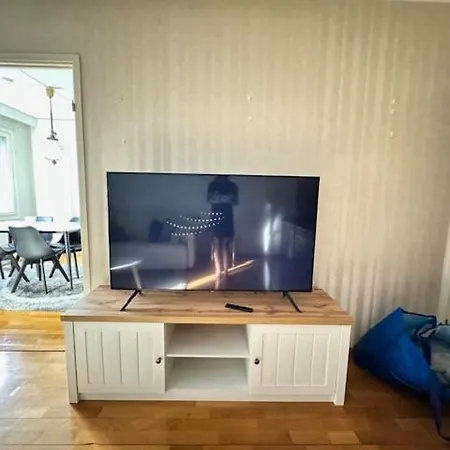 Ilona Apartment, Escape 2