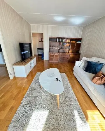 Ilona Apartment, Escape 2 アパート