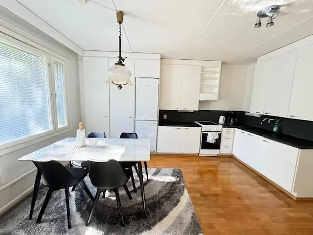 Ilona Apartment, Escape 2