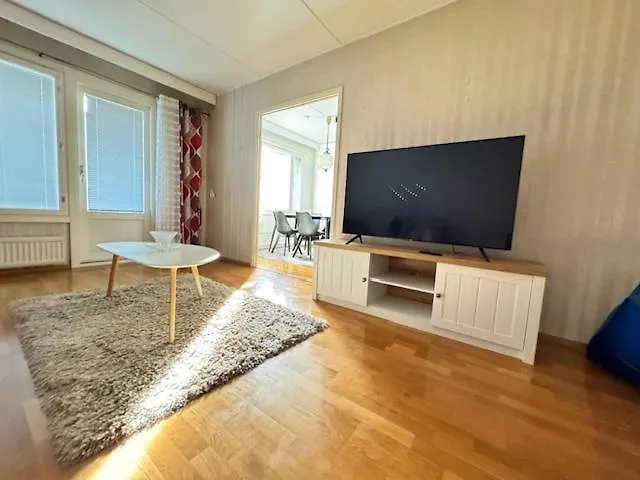 Ilona Apartment, Escape 2 *